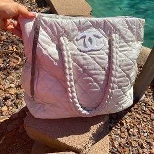 Chanel quilted shoulder bag